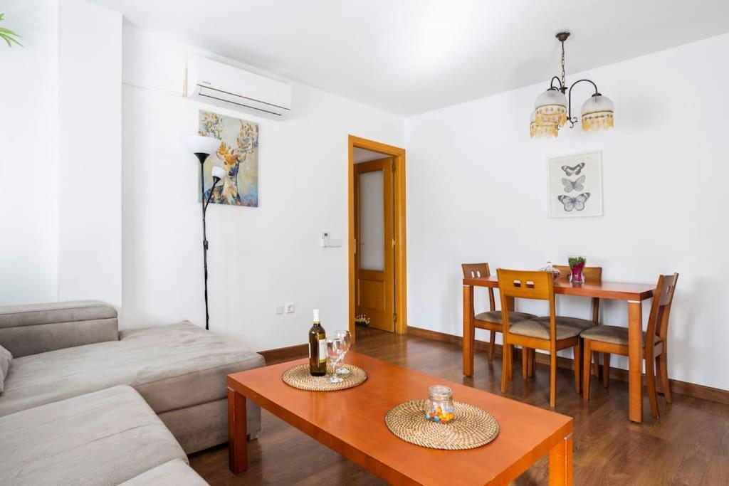 Junto estación tren y la playa, GARAJE INCLUIDO Apartamento Málaga Exterior foto