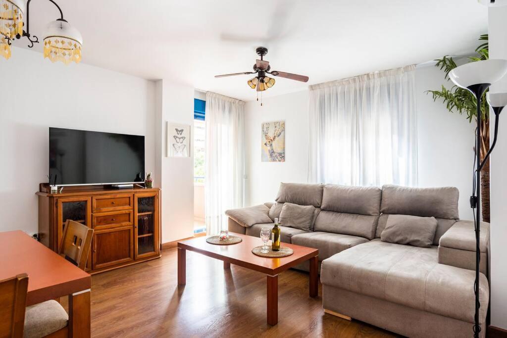 Junto estación tren y la playa, GARAJE INCLUIDO Apartamento Málaga Exterior foto